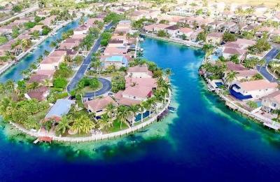 THREE LAKES CLUBHOUSE